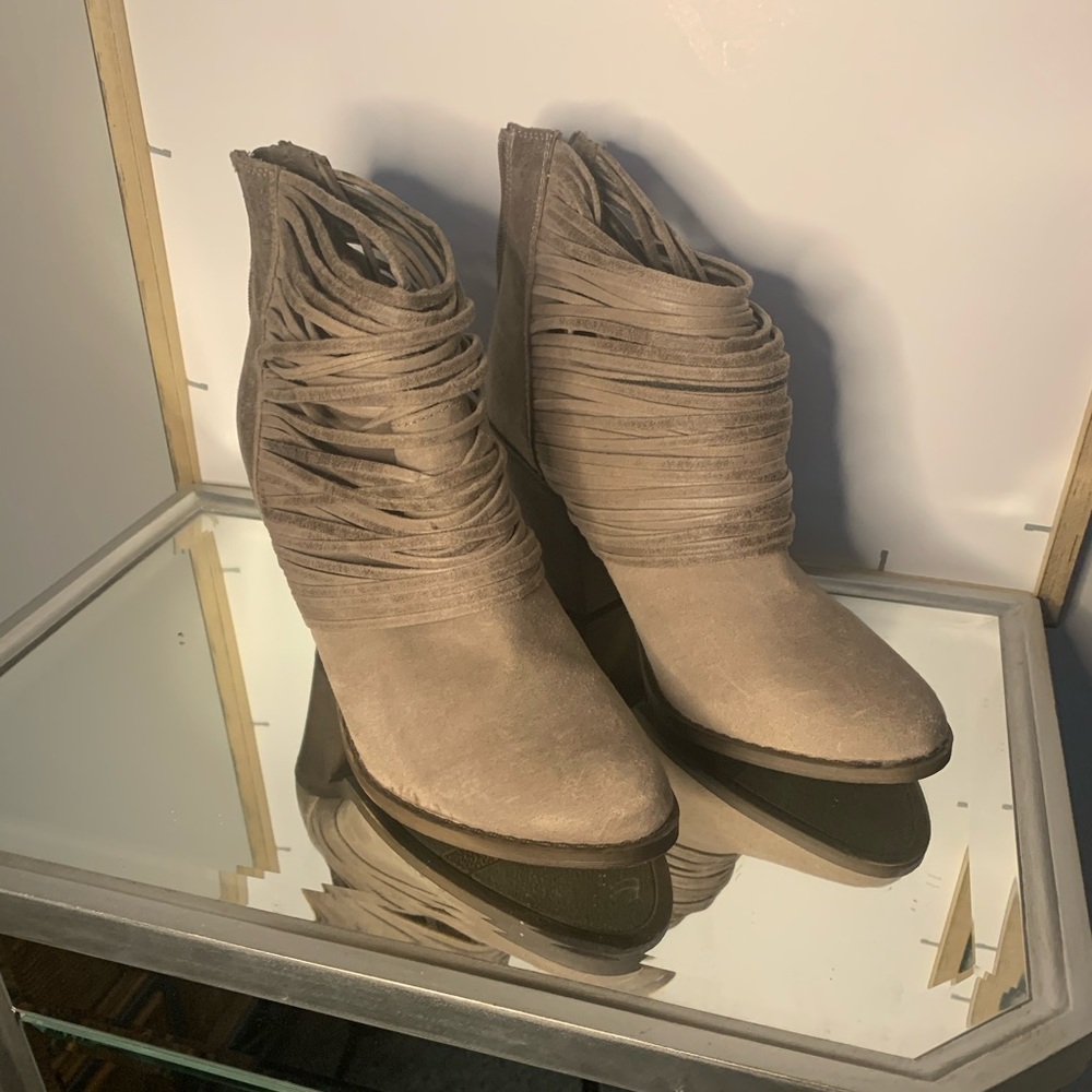 Fergalicious grey/tan suede bootie